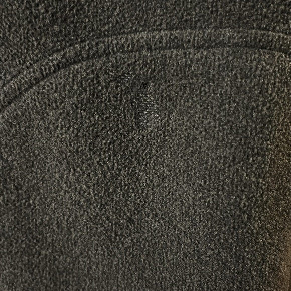 Orvis fleece pullover 1/4 snap with leather trim. - Picture 5 of 7